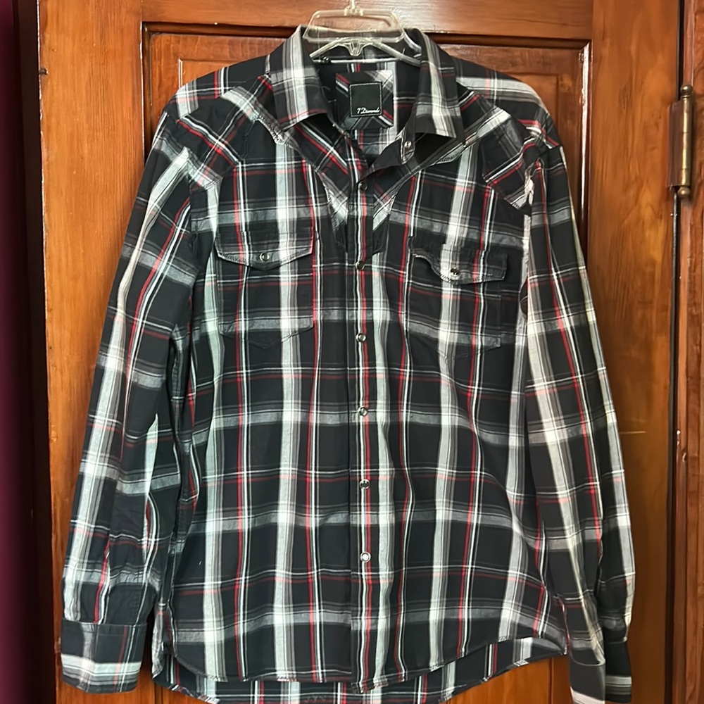 7 Diamonds pearl snap. XXL
